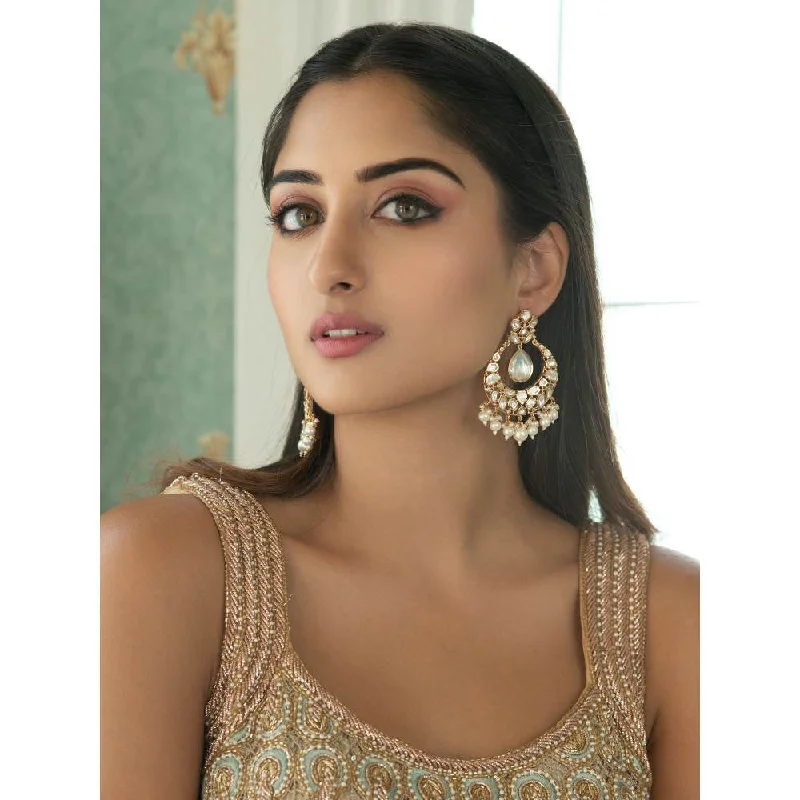 women's platinum earrings-Curio Cottage Bridal Kundan In The Middle Pearl Chandbali Earrings