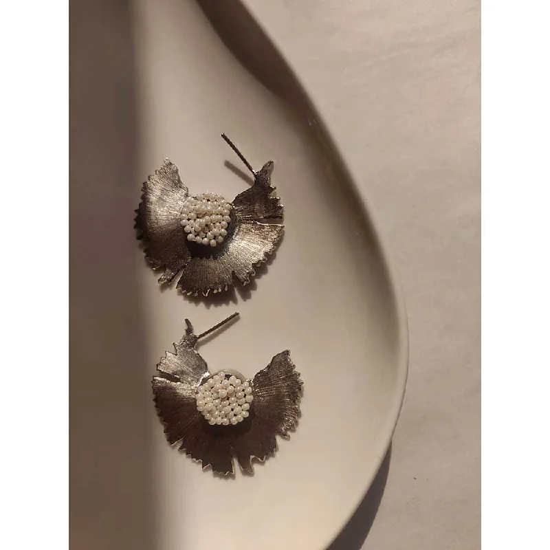 women's delicate earrings-Aarjavee Silver Love Earring