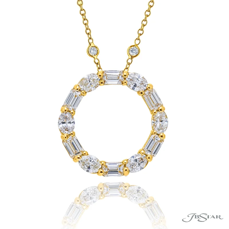 women's casual necklaces-Lady's Yellow 18 Karat Necklace With Various Shapes Diamonds