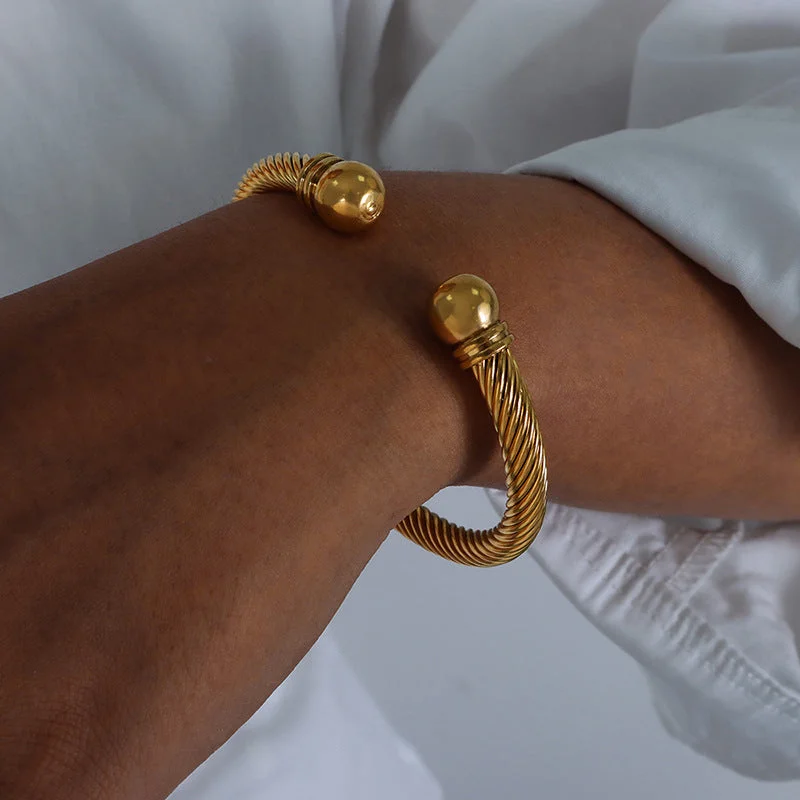 Z015-Gold Bracelet