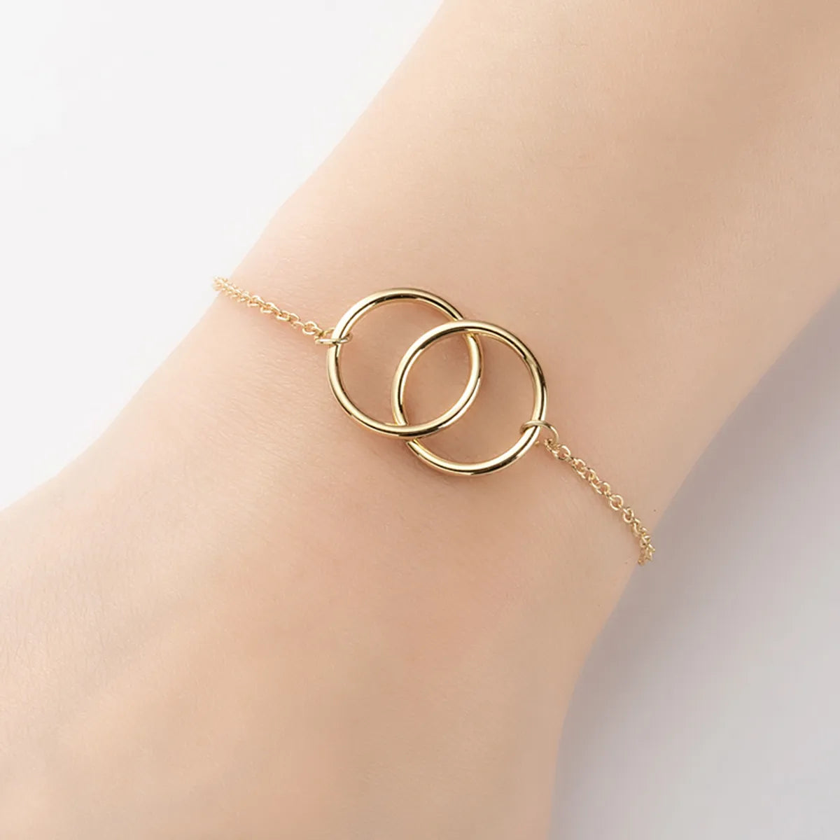 women's charm bracelets-Casual Simple Style Classic Style Double Ring Stainless Steel 18k Gold Plated Bracelets In Bulk