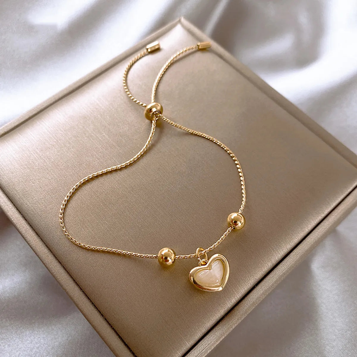 women's sun and moon bracelets-Classic Style Heart Shape Copper Plating Gold Plated Bracelets