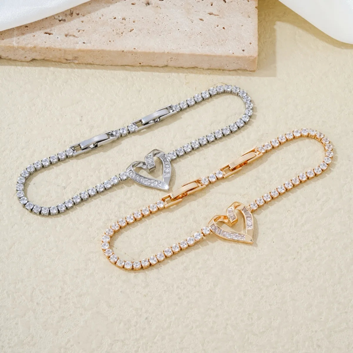 women's gemstone bracelets-Ig Style Vintage Style Heart Shape Copper Plating Inlay Zircon White Gold Plated Gold Plated Bracelets