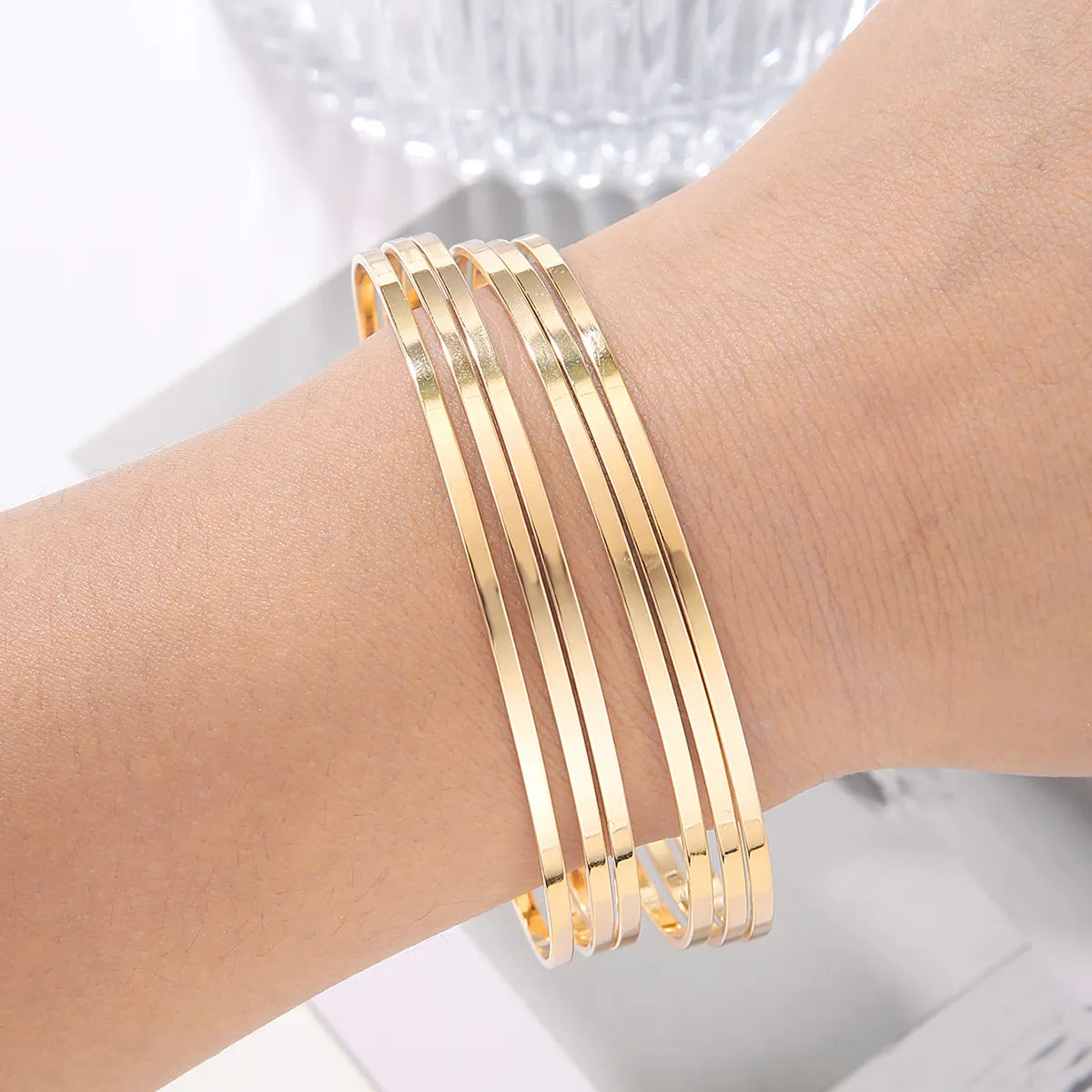 women's charm bracelets-Simple Style Solid Color Copper Plating 18k Gold Plated Wristband